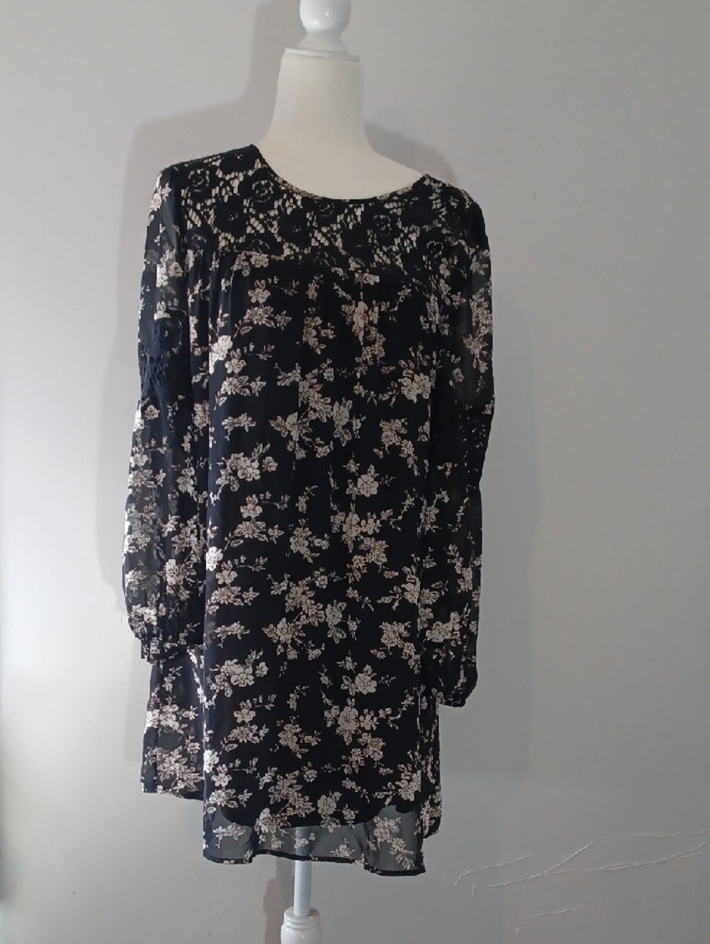 DR2 Lace Accent Black and Floral Woman's Dress